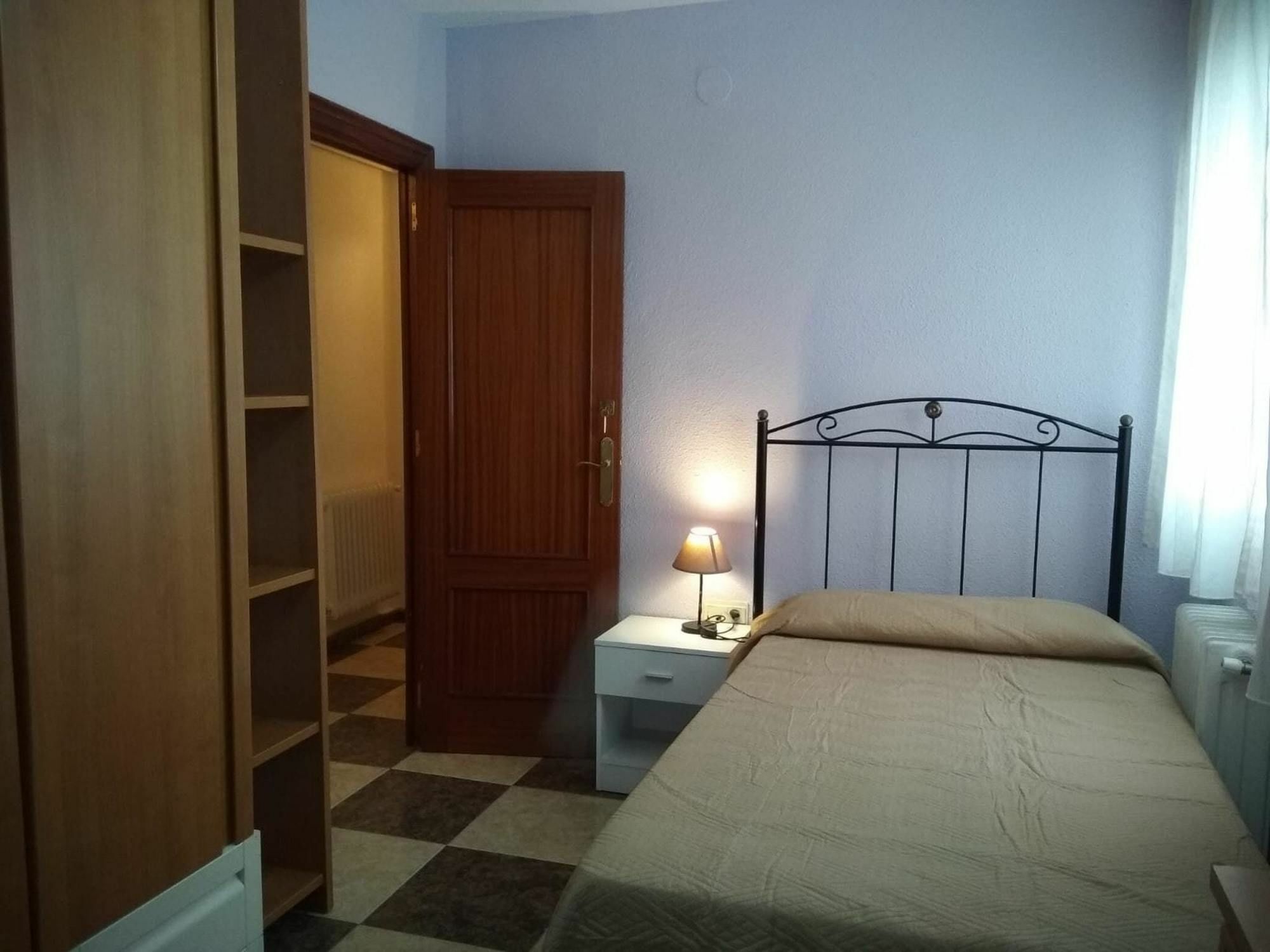 With 4 Bedrooms In Granada, With Wonderful View, Furnis Appartamento Granada